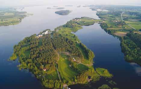 Vain kaksi joukkuetta ylsi väylällä birdieen: kotikentällään pelanneet Yrjö ja Tuula Nykänen sekä Tarinasta Jorma Pantsu ja Markku Kisonen.