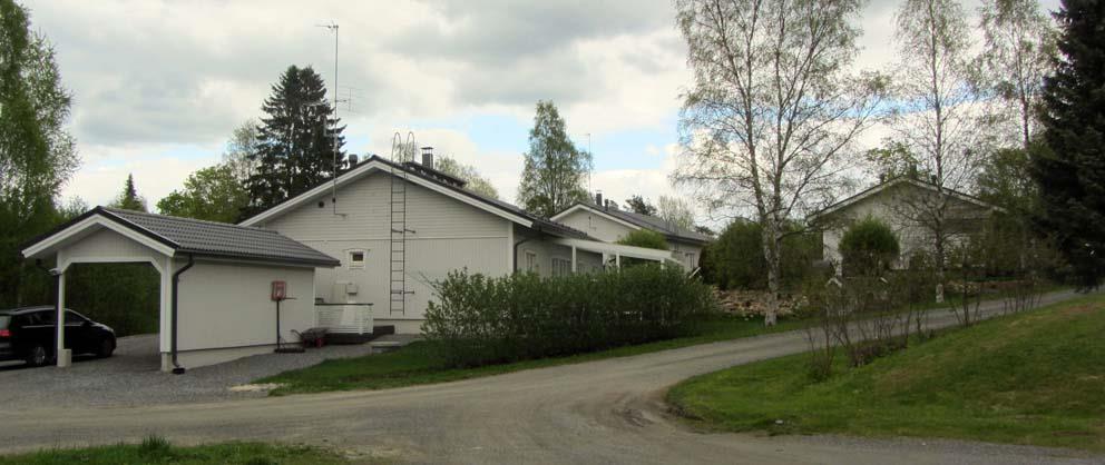 9 10. Raksula 9:1151, Kassula 9:1186 ja Urhola 9:1187 Osoite Harjastie 2, Harjastie 4 ja Linnajärventie 7 Kiinteistöillä on yhdenmukaiset vuonna 2010 valmistuneet yksikerroksiset erillispientalot,