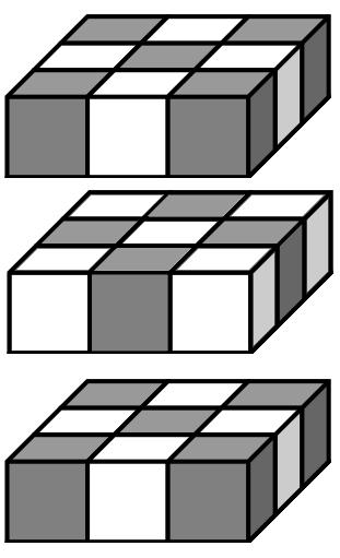 (A) 10 (B) 12 (C) 13 (D) 14 (E) 15 Koska samanvärisiä kuutioita ei ole vierekkäin, joka kerroksessa värien täytyy olla päinvastoin kuin sen yläpuolella olevassa.