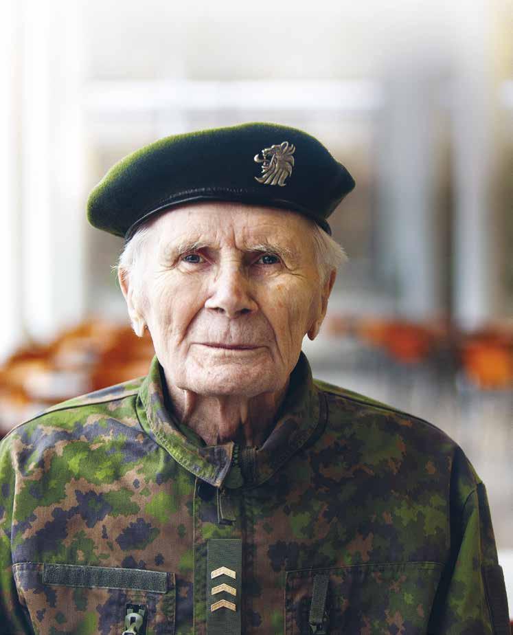 XXXXXXX EDELLÄ KÄYDEN Sotainvalidien Veljesliiton 75-vuotisjuhlan juhlalehti