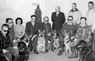 ta kuitenkin käytännössä mahdollistivat liiton huoltotyön. Vuonna 1950 Veljesliitossa oli noin 48 000 jäsentä. Vuosikymmenen puolivälissä jäsenmäärä vielä kohosi.