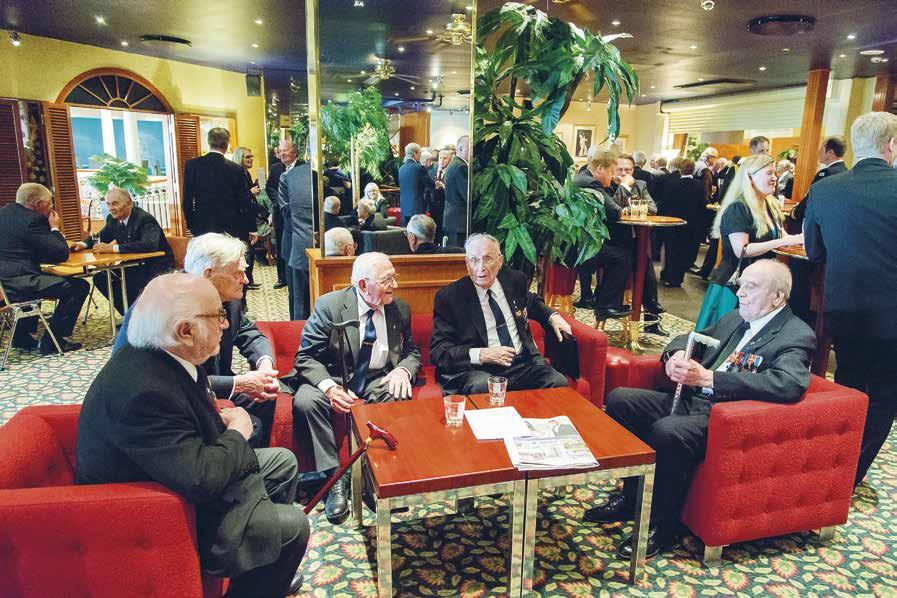 ), Bertel Leino, Niilo Roivas, Kelpo Lehto ja Mikko Lundell Turun liittokokouksessa 2013. kosto, joka toimii tänäkin päivänä. Laitokset palvelevat myös muuta väestöä.