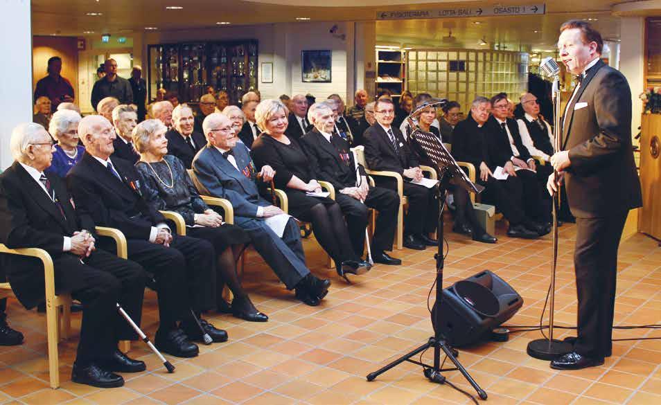 Sotainvalidien tarinoita kuvina Suomenlinnassa sijaitsevassa Sotamuseon Maneesissa avattiin toukokuussa sotainvalideista kertova informatiivinen valokuvanäyttely.