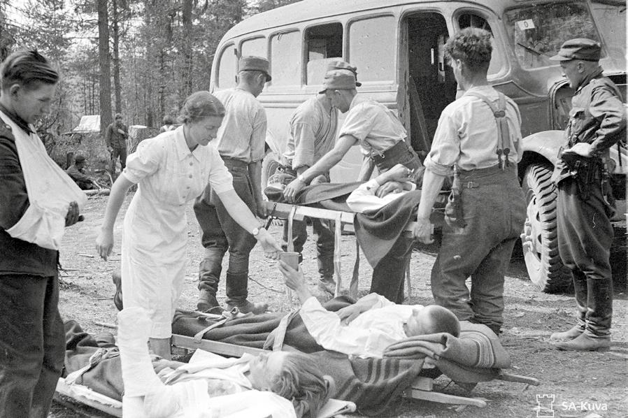 VELJESLIITON HISTORIA VELJESLIITON HISTORIA SA-kuva TIESITKÖ? Perustamiskokouk- sessa liiton nimeksi annettiin Vuosien 1939 40 sodan Invaliidien Veljesliitto ry.