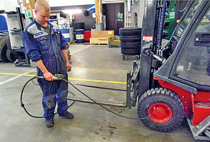 vaiheessa täyttöpaineeseen vähintään