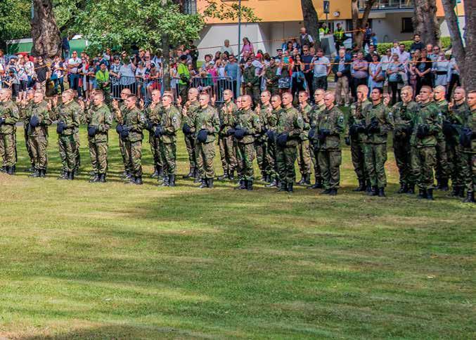 Puolustusvoimat aisuus päivänä sotilasvalatilaisuutta ensimmäistä kertaa omassa kotikaupungissaan.