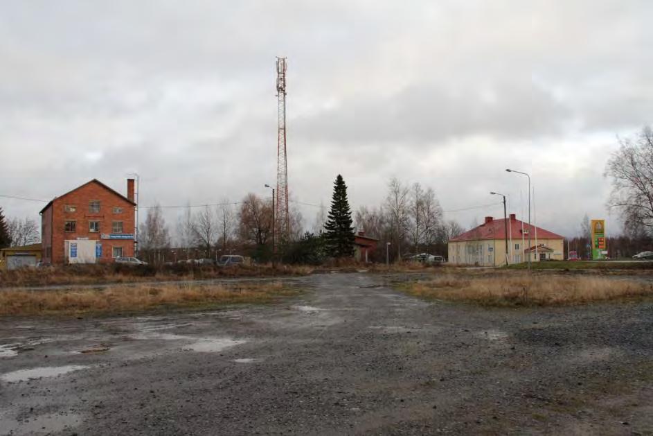 FCG SUUNNITTELU JA TEKNIIKKA OY Raportti 15 (37) 12.1.2016 2.1.6 1950-luku; jälleenrakennuskausi ja radanvarren teollistuminen Radan itäpuoli tarkastelualueesta oli pääosin peltoa vielä 1950-luvulla.