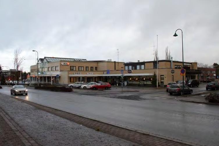 Lempäälä urbanisoitui vauhdilla 1970-luvulla, kun kirkonseudulle rakennettiin kerrostaloja. Vuonna 1980 valmistui radan varteen Aleksinvirasto.