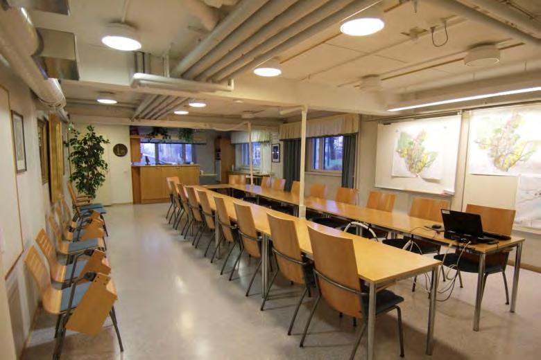 431-1-25 Mainiemi etelä. 2. kerros. Toimistohuone rakennuksen pohjoisseinustalla. kuva 5086.