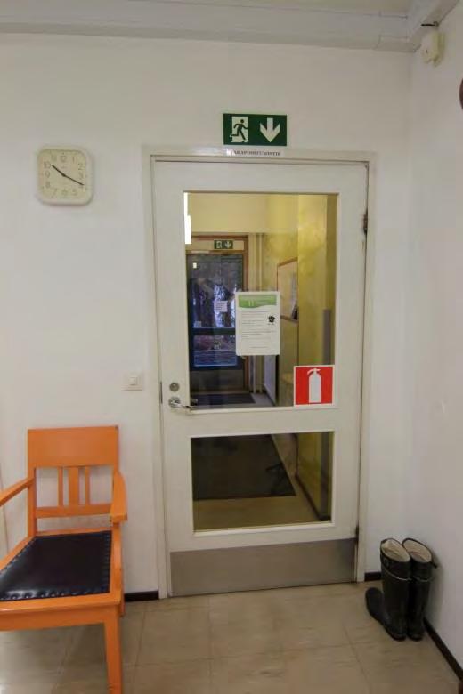Keskikäytävää rakennuksen itäpäässä. kuva 4842. 431-1-25 Mainiemi pohjoinen. 1. kerros.