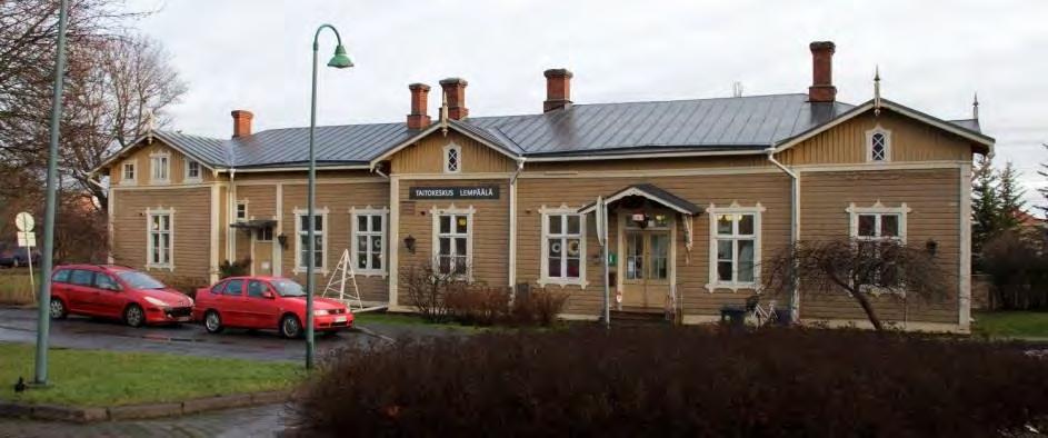 Hämeenlinna-Turku-Tampere -radasta tehtiin päätös valtiopäivillä 1872. Radan rakentaminen ehti Lempäälään 1874 ja rata vihittiin käyttöön kaksi vuotta myöhemmin 1876.