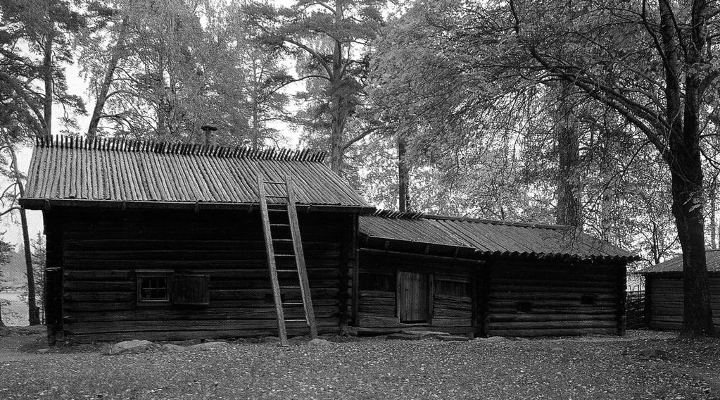 YTIMESTÄ KASVAMISEN LOGIIKKA Niemelän torppa, alunperin Konginkankaalla (nyk. Seurasaaressa), Suomi.