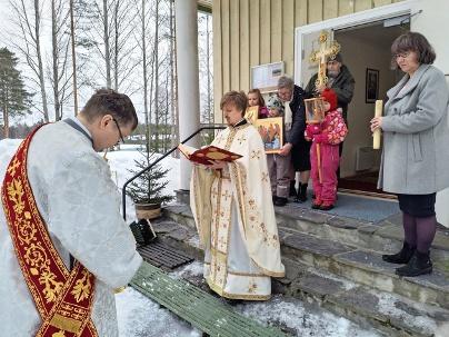 MIRJA-LIISA KONTTINEN Pieksämäen seutuopiston ikonimaalareiden tuotoksia oli näytillä maalis-huhtikuussa kulttuurikeskus Poleenissa.