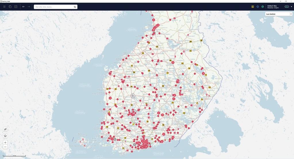 13 Tämän lisäksi kuvan 2.4 ylälaidassa näkyy tumma palkki, jossa on muutama ikoni. Tämä palkki löytyy jokaisesta työkalusta.