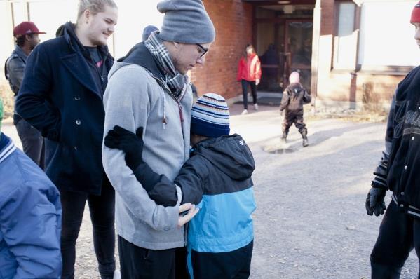 TEHDÄÄN LÄHELLÄ Kaiken perustana on lapsen etu ja osallisuus Lähtökohtana luottamuksellisuus Vahvistamme lapsen