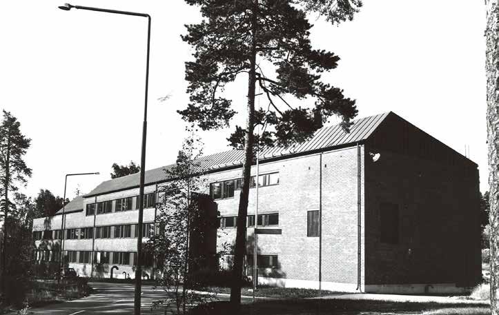 3 Kivimiehen alueen kehitys vuodesta 1968 Lämpömiehenkuja 3 vuonna 1975. VTT Oy.