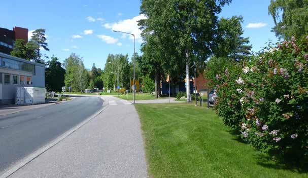 5 Kivimiehen alueen maisema 5.1 Maiseman ominaispiirteitä Tekniikantie Tekniikantie muodostaa rajan lännessä ja se on pääkulkuväylä lännestä saavuttaessa (Tapiola, Kehä I).