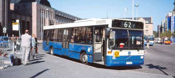 5.1999. HKL-Bussiliikenne 9827, M-B O530 Citaro vm. 1998, Kampissa linjalla 32.