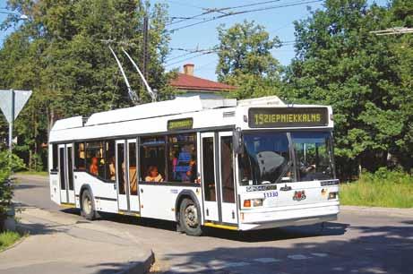 Toinen merkittävä johdinautosarja koostuu 18-metrisistä Solaris Trollino 18 -ajoneuvoista, jotka ovat nivelrakenteisia. Ne on hankittu 2001-2007 ja niitä on 52 kpl.