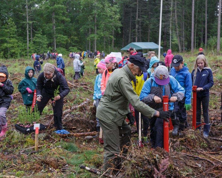 Luonnon itseisarvo, kaikki eliölajit samanarvoisia Eläin-, elämä- tai