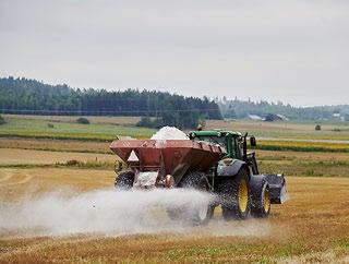 Foundation) https://bit.ly/2zo3izv Kipsikäsittelyn toteutus sujui mallikkaasti hankkeen pellonpiennartilaisuudessa syyskuussa 2018.