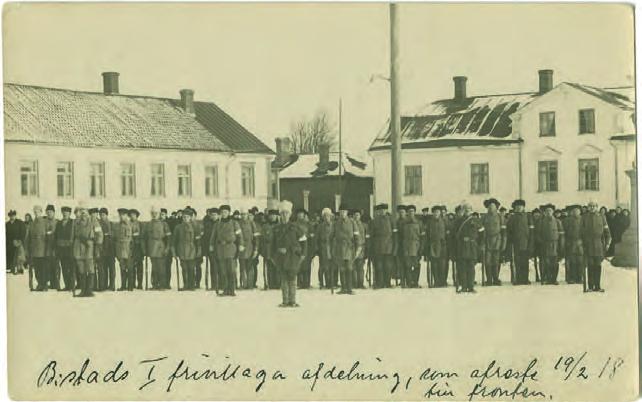 De vita lyckades återerövra byggnaden följande dag och hop av lik av de stupade kunde ses framför byggnaden.
