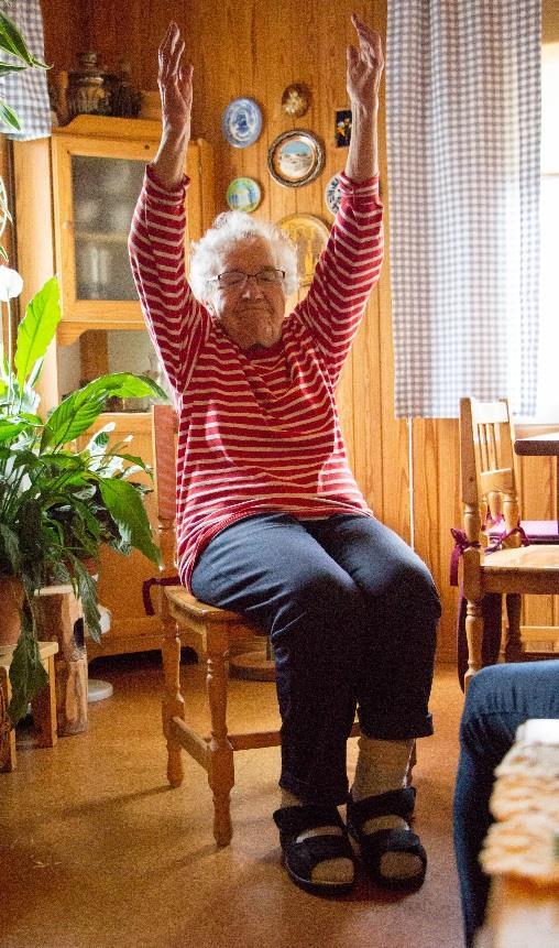 Tarkoitus Selvittää 2x viikossa, vuoden ajan tapahtuvan kotifysioterapian vaikutuksia Haurausraihnausoireyhtymä (HRO)- ja lonkkamurtumapotilaiden Kotona asumisaikaan (päätulosmuuttuja) Toimintakykyyn