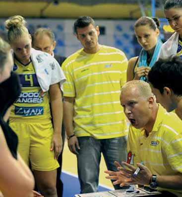 www.sport.sk BASKETBAL 31 Už včera zavčas rána cez Budapešť a Moskvu odcestovali basketbalistky Good Angels Košice do ruského Orenburgu, kde ich čaká v stredu o 15.