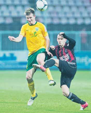 4 FUTBAL utorok 23. 10. 2012 OZVENY 13. KOLA CORGOŇ LIGY Ihneď vedel, že je gólová Miroslav Karhan aj v 36 rokoch má čo dať trnavskému mužstvu a čo ponúknuť divákom.