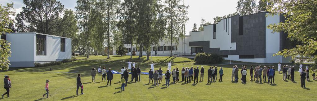 keskellä