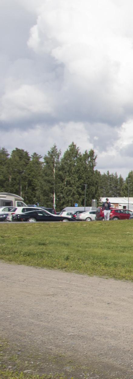 Kaupunginosiin on muodostunut viehättäviä, pieniä omakotitalojen lähiöitä. Keskusta-alueella ja sen lähettyvillä on uusia rivi- ja kerrostaloja.