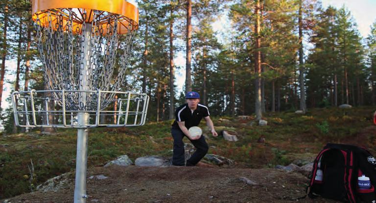 KOKO PÄIVÄN VAELLUS 125 Kokeneemmille ratsastajille koko päivän vaellus vaihtelevassa maastossa.