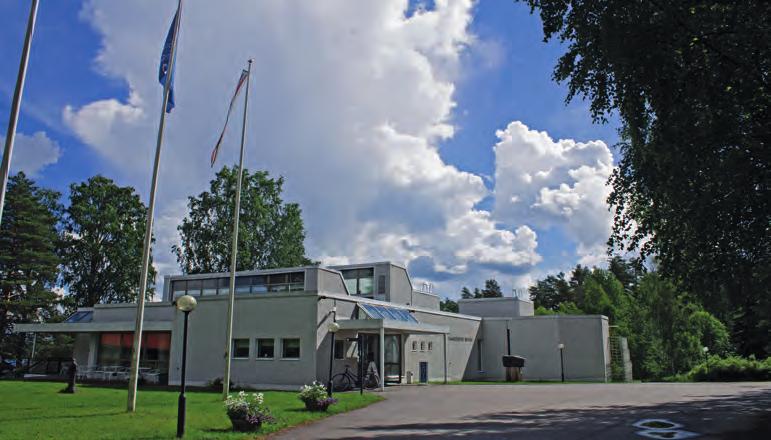 KULTTUURI LUONTOKOHTEET KÄYNTIKOHTEET VAPAA-AIKA PALVELUT KARTAT JA INFO TAPAHTUMAT SAARIJÄRVEN MUSEO Näyttelyihin pääsy myös museokortilla! Perinteitä vaalien, tulevaisuuteen kurkottaen.