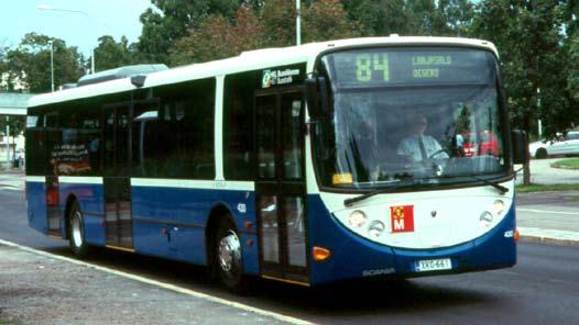 HKL 452 Rautatientorilla lähdössä vuorolleen