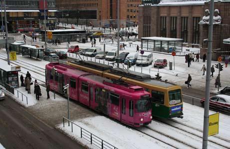 Toivottu suora yhteys Itäkeskukseen palautettiin perustamalla linja 94, joka kulkee Kontulankaarelta Porttitien ja Humikkalantien kautta Kehä I:lle ja edelleen Itäkeskukseen.
