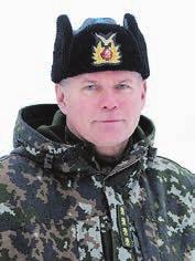 ..ma turvan, kodin kadotin kanss isä vainajan; vaan vaikertaako huolisin! Korkeemmaks aina kasvankin, ma kelpo poika sankarin en joudu hukkahan.