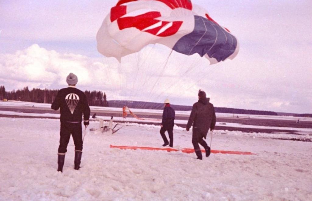 Nousu hyppykorkeuteen kesti tunnin ja 40 minuuttia. Lento sujui ilman erityisiä ongelmia. Kone onnistui nousemaan 9.190 metrin korkeuteen, mikä hieman ylitti tavoitekorkeuden.