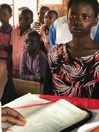 Vuosikokousten jälkeen James matkasi Burundiin Australian pastori Matt Ankerin kera opettamaan parivaljakkona. Minusta on aina niin kovin mieluista, kun hänellä on matkakumppani!