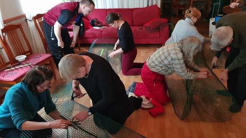 Talkoot Punkaharjulla Saimaan alueen piiripäivillä. Kuvat: Juha Taskinen. Vaihda verkot tapahtumaan Vaihda verkot katiskaan -tapahtuma järjestettiin Ruokolahden S- Marketin pihalla lauantaina 5.