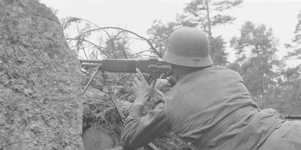 Rannikkojalkaväkeä Koivistolla 1941. Kuva: SA-kuva Neuvostoliiton kokonaistappioiksi arvioitiin 600 miestä. Venäläisaluksia tuhottiin 16 ja 11 vaurioitettiin.