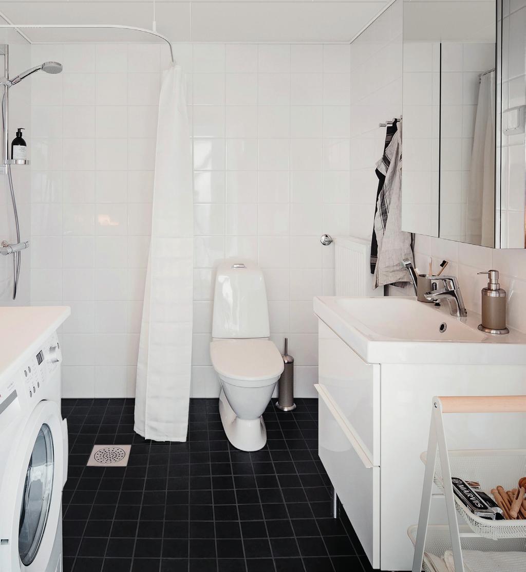 AS OY VANTAAN SAUNAPOLKU kylpyhuone Ei kullattuja vesihanoja voit täydentää kylpy huonetta laskutasolla Isoimmissa