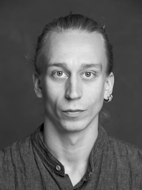 Iiro Näkki Iiro Näkki on on helsinkiläinen tanssi- ja sirkustaiteen kentillä työskentelevä koreografi, esiintyjä ja opettaja.