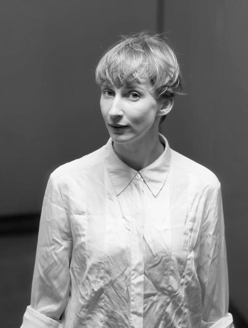 Harriet von Froreich BIOGRAPHY Harriet von Rabe Froreich works in the field of performance, dramaturgy and philosophy: devising, performing + writing on morse code, birdsong, unanswered calls, late
