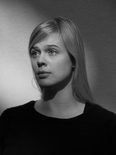 Riikka Oksanen Riikka Oksanen on helsinkiläinen ohjaaja. Riikka toimii ohjaajana muun muassa Saimaan Teatterissa ja Suomen Kansallisoopperalla.