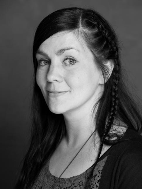 Mari Koponen Mari Koponen on tanssitaiteilija ja -pedagogi. Hän opettaa nykytanssia ja improvisaatiota lapsista aikuisiin. Lähtökohtana hänen opetuksessaan on ihmisen keho-mielen kokonaisuus.