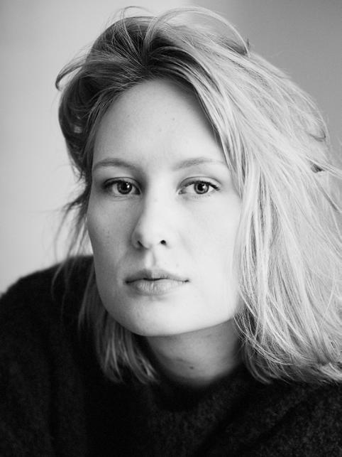 Petra Heinänen Petra Heinänen on vahva, monipuolinen näyttelijä, joka omaa sekä komedian että draaman tekemisen taidon. Hän kirjoittaa mielellään tekstejä näyttämölle.