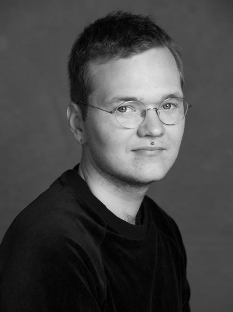 Klaus Maunuksela Klaus Maunuksela on kirjoittaja ja dramaturgi. TAITEELLINEN: Maanalainen päiväkirja 2017 TEKSTI JA OHJAUS: Klaus Maunuksela Ekologisen surun poetiikkaa LINKIT https://www.