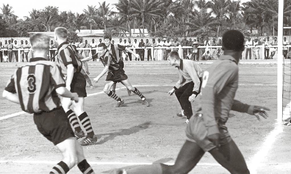 Afrikan matka Teksti: Kari Vähävuori, Timo Taulo ja Keijo Skippari Jalkapallojoukkue Lahden Reipas oli voittanut Suomen mestaruuden v. 1963 ja Suomen cupin seuraavana vuonna.
