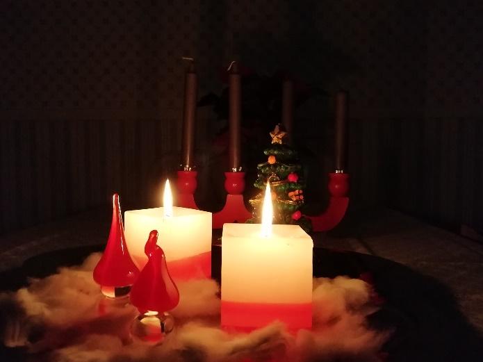 TOIMINNANJOHTAJAN TERVEISET 2 Vuosi on taas saateltu päätökseen. Tänä vuonna olemme tavanneet ennätysmäärän ihmisiä, kiitos Muistifestareiden.