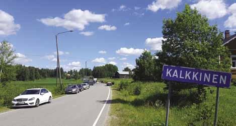 markkinaväki Kalkkisten kyläpäiville.